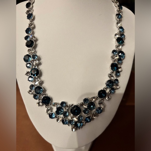 Givenchy crystal necklace. - Picture 1 of 16
